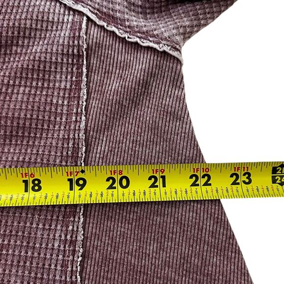 Free People Maroon Waffle Distressed Oversize V-neck Shirt Women's Size XS 62-13 - Picture 5 of 6